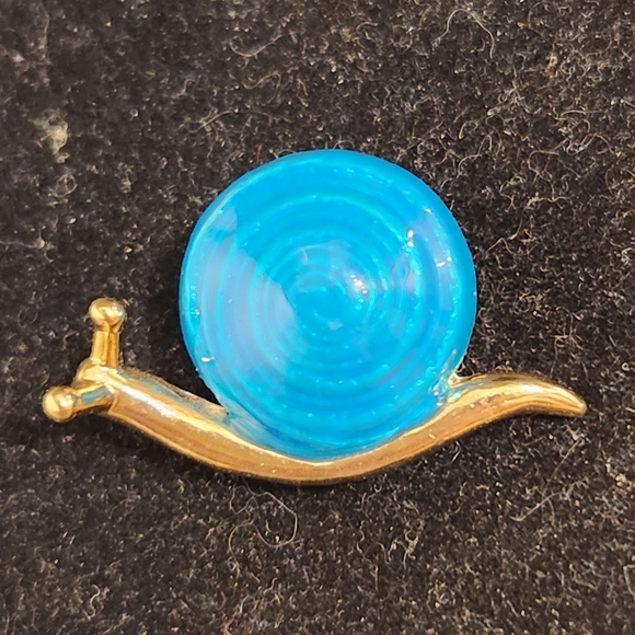 Vintage Stamped AAI Blue and Gold Snail Brooch - Picture 2 of 6